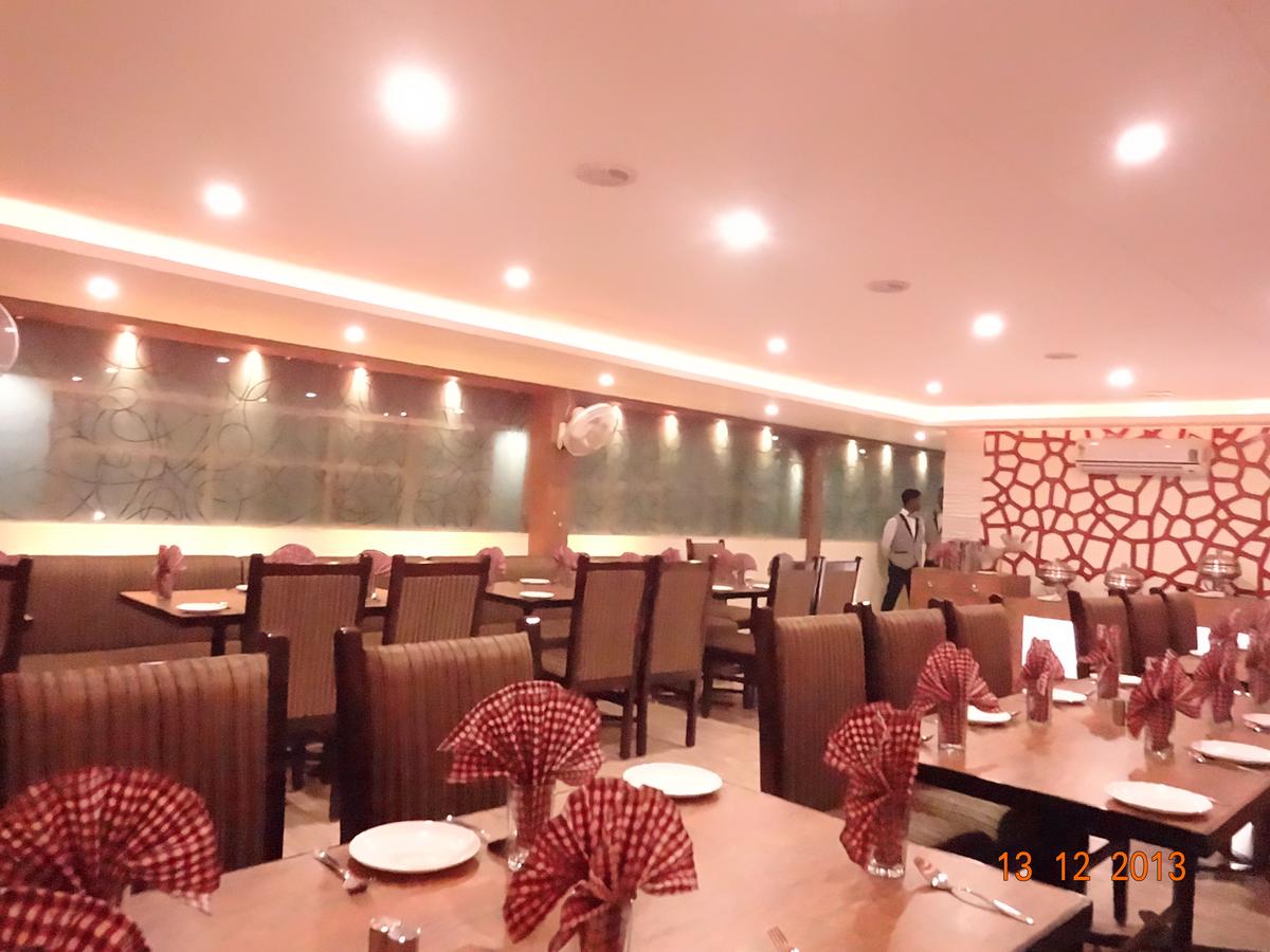 Wardhman Hotel Jabalpur Restaurant