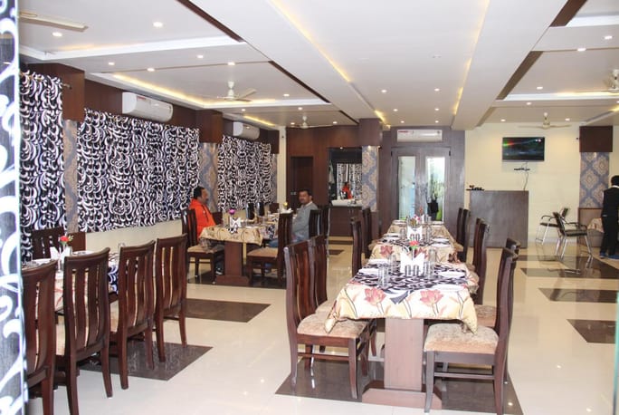 Yashraj Sihora Hotel Jabalpur Restaurant